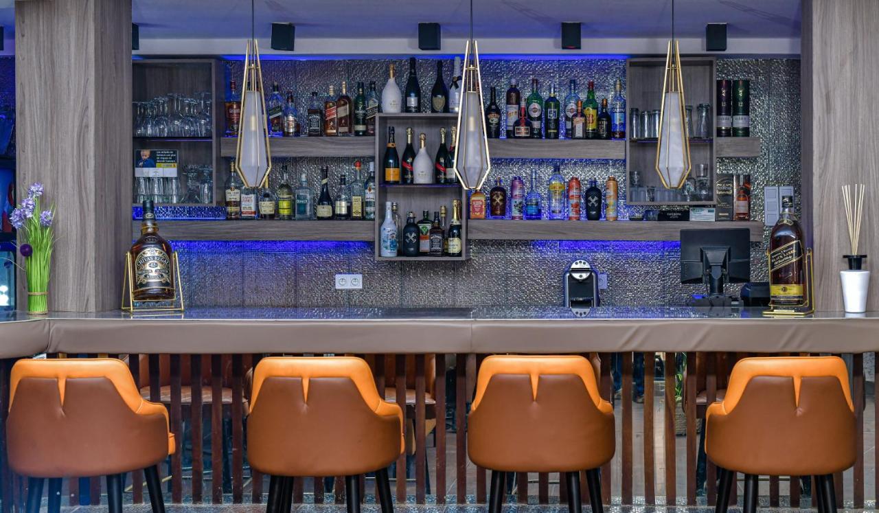 Hotel M'Rode โลเม ภายนอก รูปภาพ
