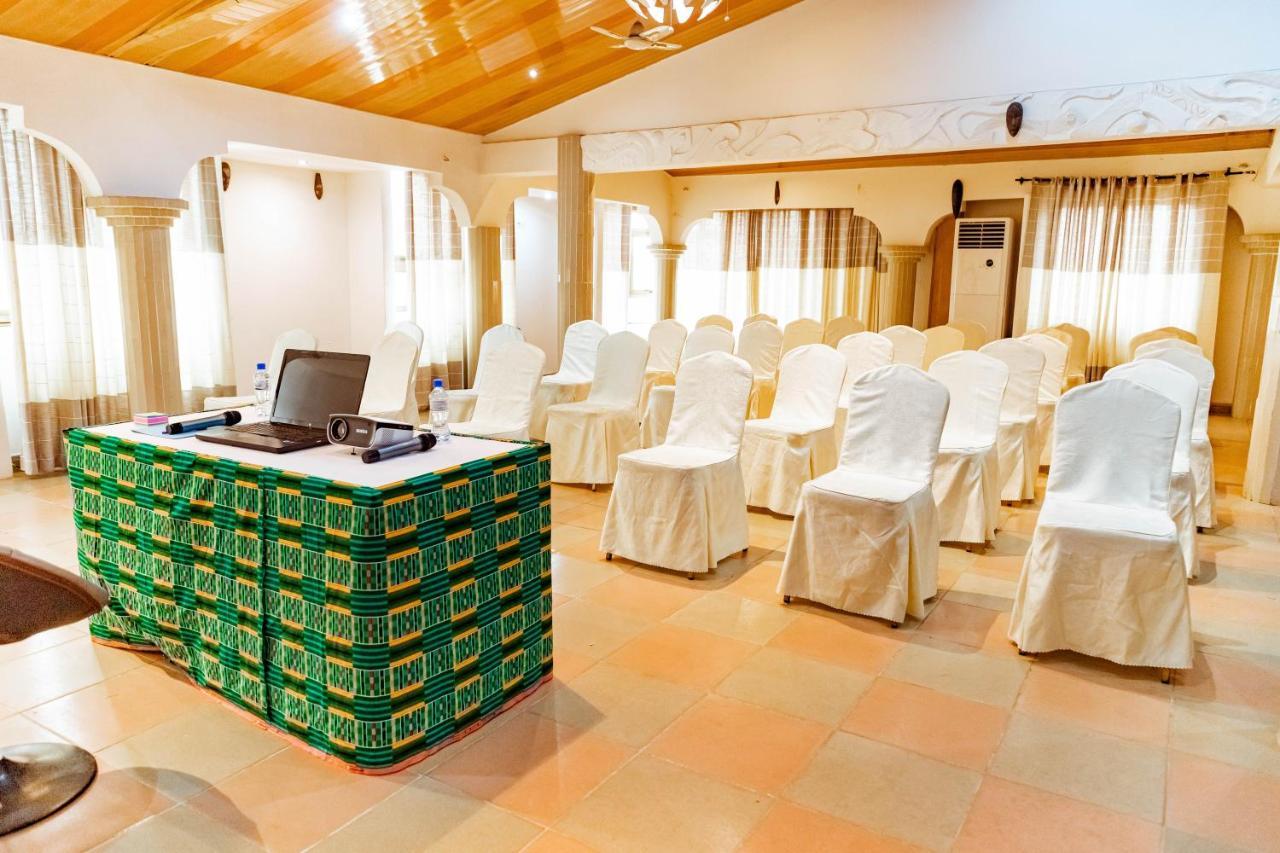 Hotel M'Rode โลเม ภายนอก รูปภาพ